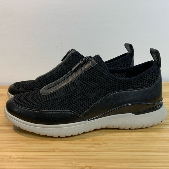 NEW Rockport Women's 7.5 Total Motion Zip On Sneakers - Picture 7 of 8